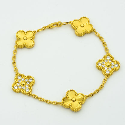 [Luxe Jewelery] CLASH & Clover Laser 5-Motif & LOVE Brushed Bracelet Stack Set