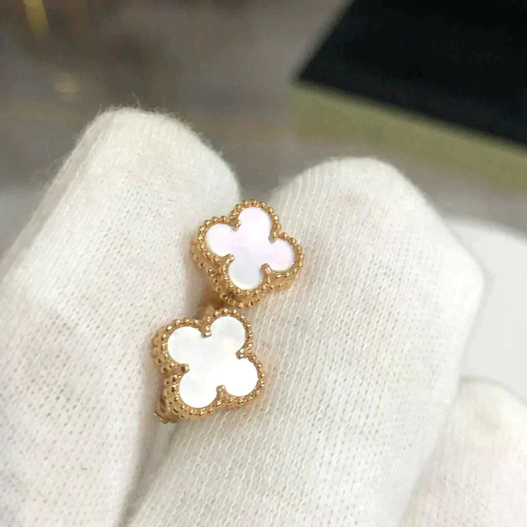 [Luxe]CLOVER MINI 9.5MM WHITE MOP EARRINGS