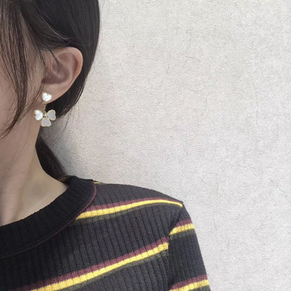 [Luxe Jewelry]CLOVER SWEET WHITE MOP EARRINGS