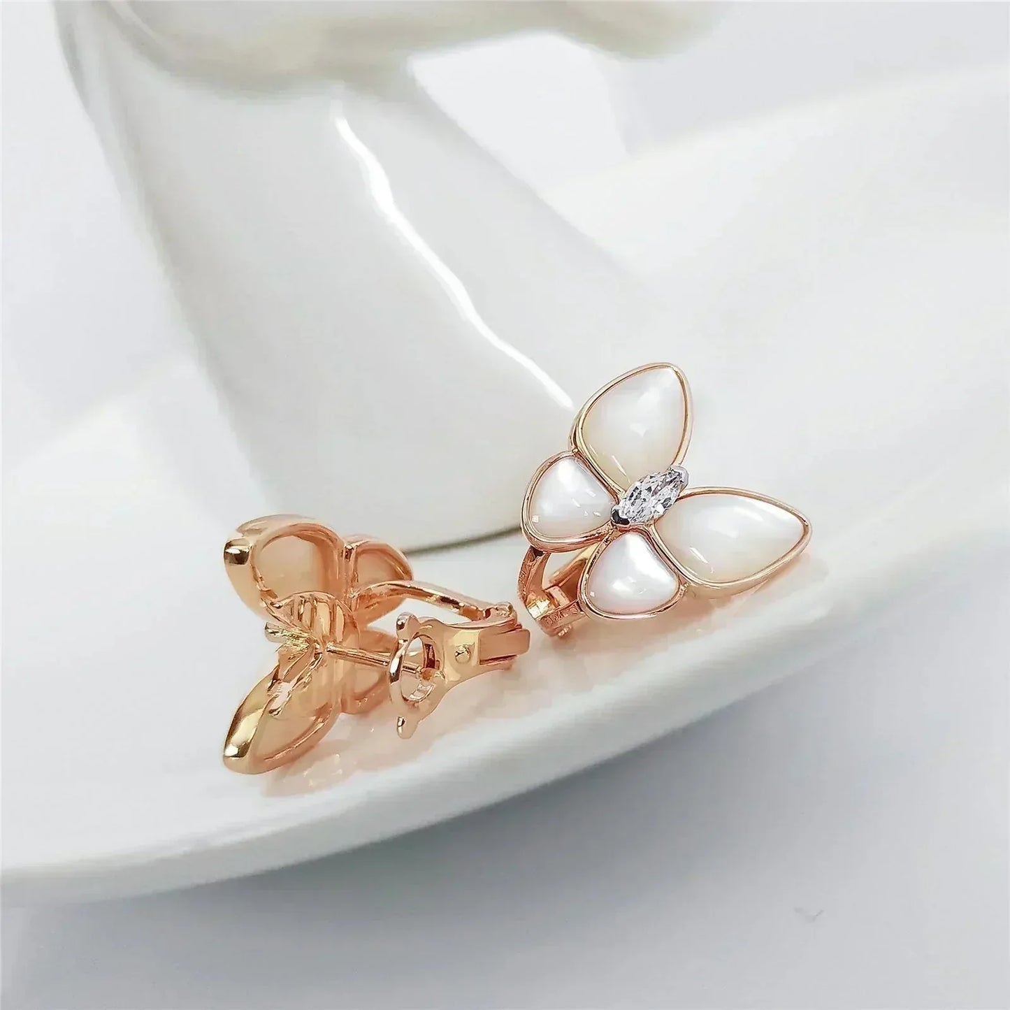 [Luxe]BUTTERFLY MOP DIAMOND EARRINGS