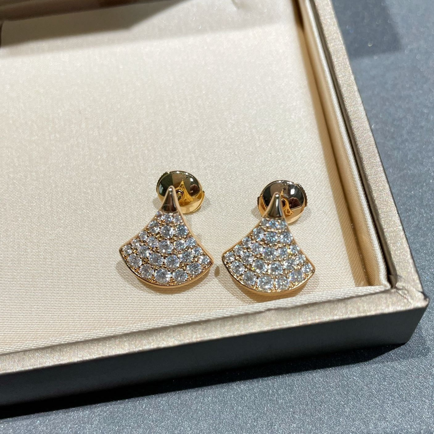 [Luxe]DREAM STUD EARRINGS DIAMOND