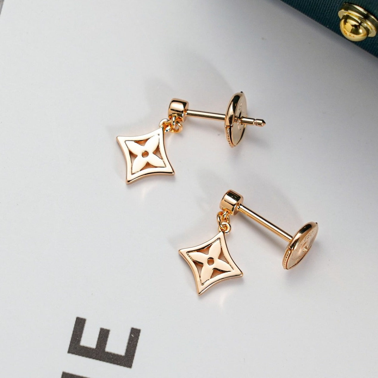 [Luxe]STAR EARRINGS GOLD