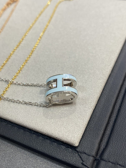 [Luxe]POP H LIGHT BLUE NECKLACE