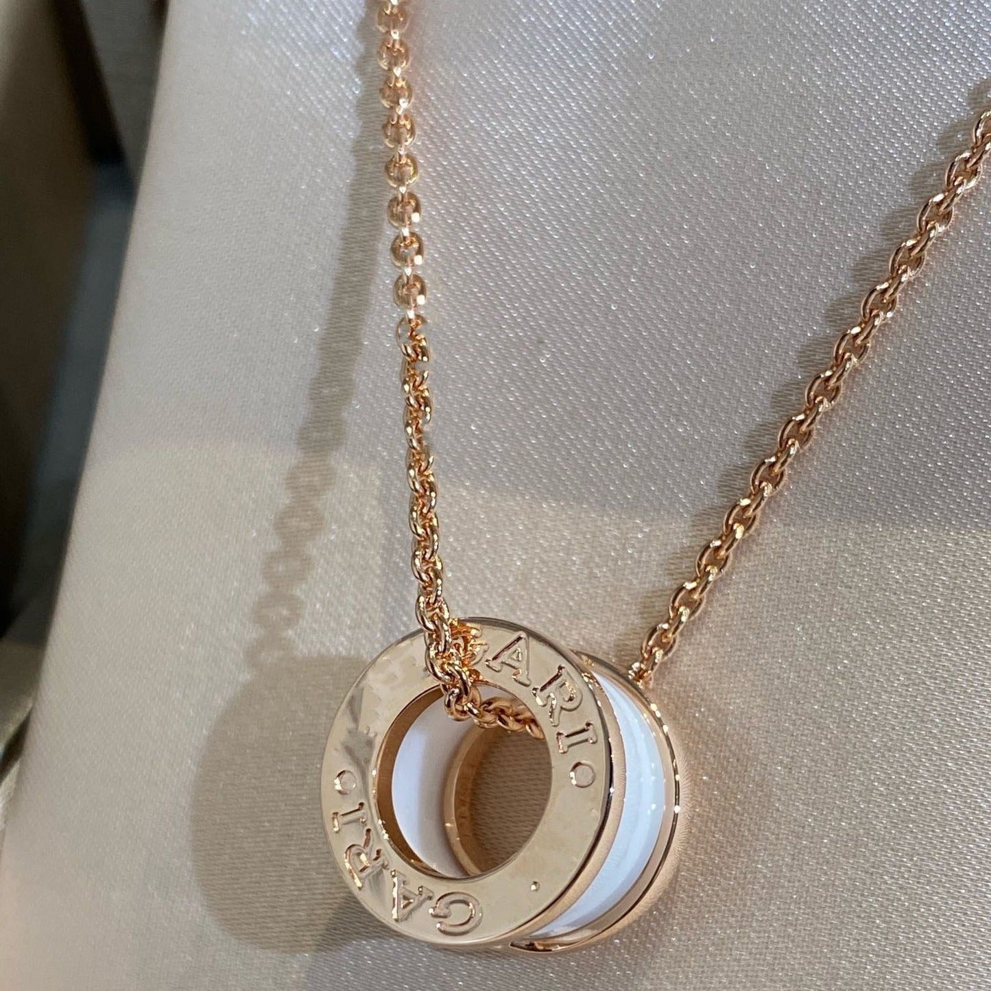 [Luxe]ZERO 1 WHITE CERAMIC PINK GOLD NECKLACE