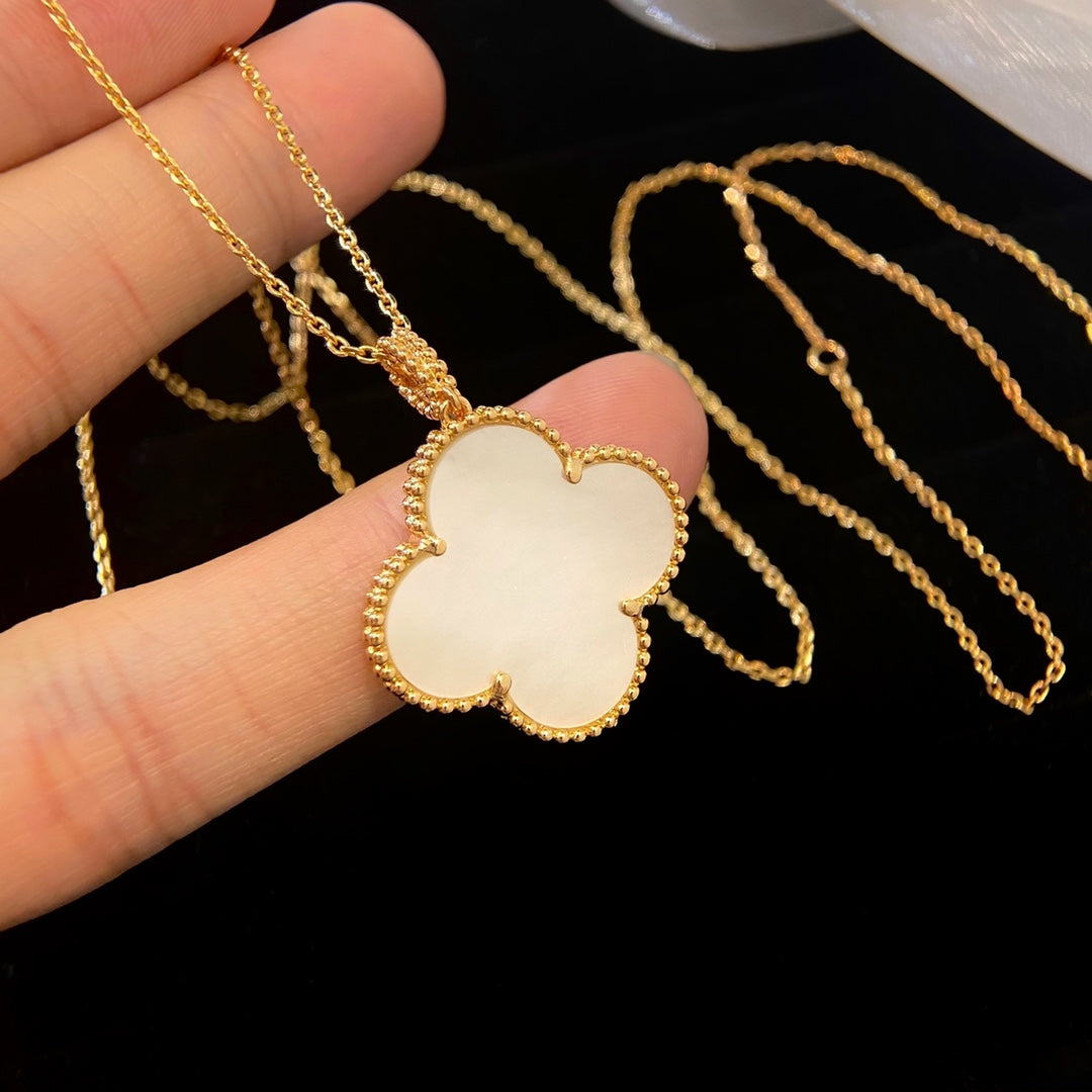 [Luxe]CLOVER 25MM MOP LARGE PENDANT NECKLACE