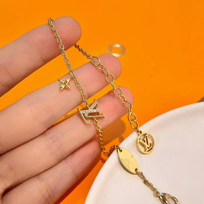 [Luxe]LOGO STAR MOTIF GOLD BRACELET