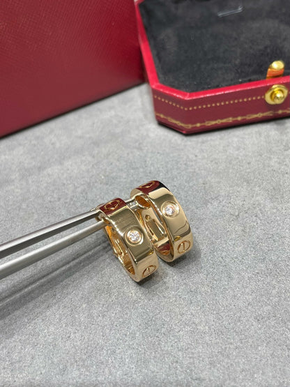 [LUXE]LOVE 5.5mm 1ダイヤモンドピアス