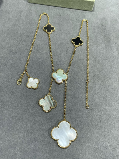 [LUXE] KETTE MIT 6 MUSTER-MOTIVEN, ONYX UND GOLD 