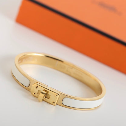 [LUXE]HM KELLY WEISSES ARMBAND