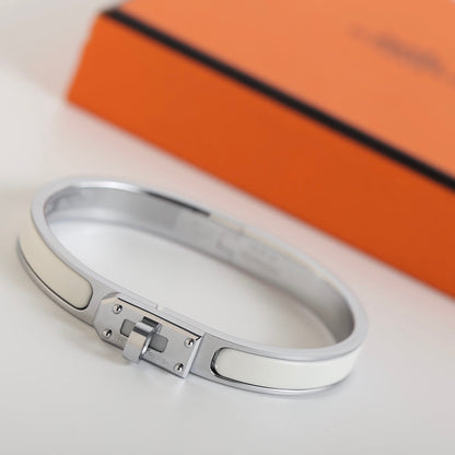 [LUXE]HM KELLY WEISSES ARMBAND