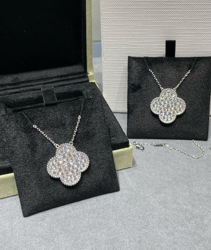 [LUXE]クローバー 25mm ラージペンダント ダイヤモンドパヴェシルバーネックレス
