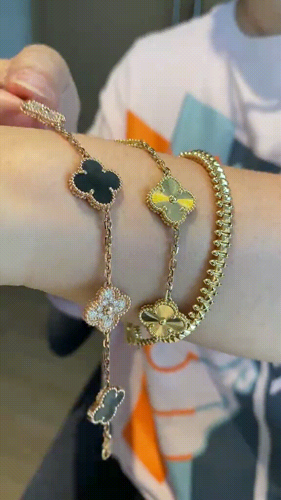 [Luxe Jewelery]Clover & Clash Bracelet 3-Piece Stack set