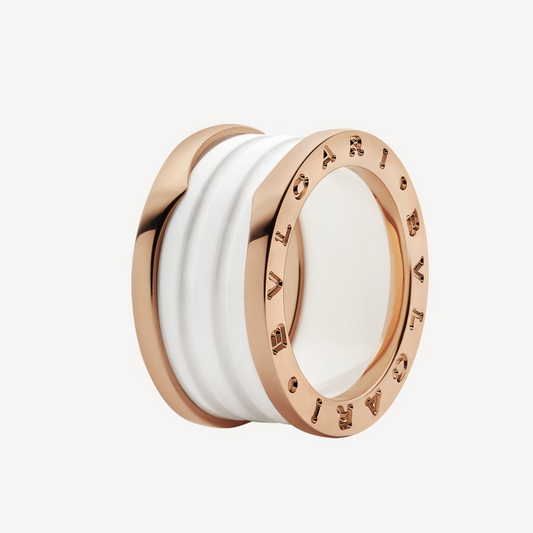 [Luxe]ZERO 1 RING AUS ROSAGOLD MIT VIER BÄNDERN UND WEISSER KERAMIK-SPIRALE