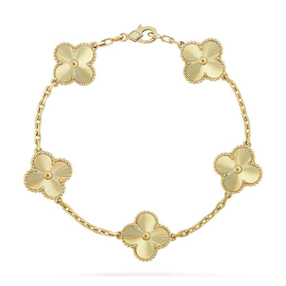 [Luxe Jewelery] CLASH & Clover Laser 5-Motif & LOVE Brushed Bracelet Stack Set