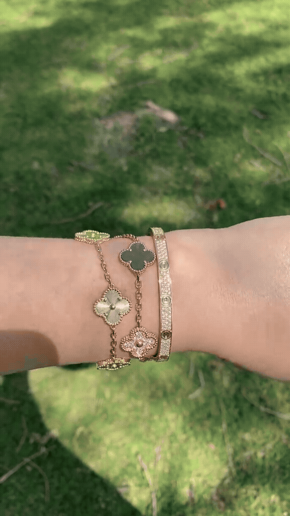 [Luxe Jewelery]Clover Laser  Pulsar Stone 5-Motif & LOVE Diamond-Paved Bracelet Stack Set
