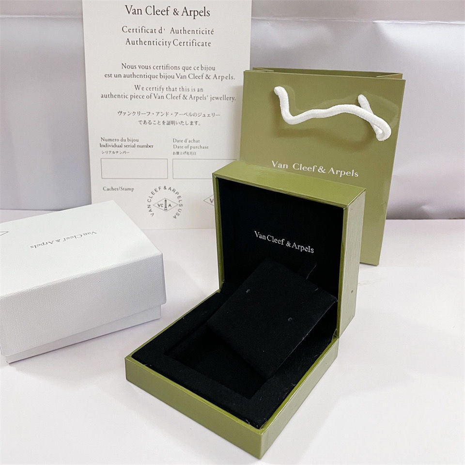 [Luxe Jewelry] VA CLOVER BOX GIFT BAG