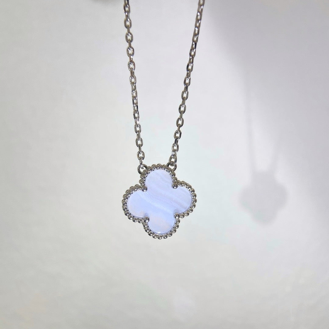 [Luxe]CLOVER 15MM BLUE CHALCEDONY NECKLACE SILVER