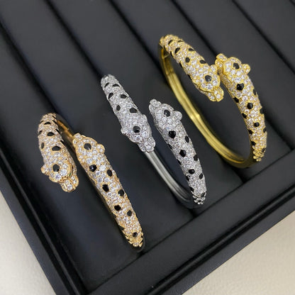 [Luxe Jewelry] PANTHERE DOUBLE HEADED HALF DIAMOND OPEN BRACELET
