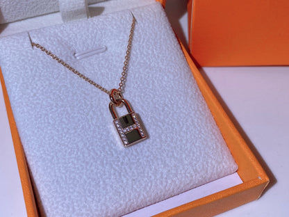 [Luxe]HM ADVANCED NICHE LOCK HEAD NECKLACE DIAMONDS