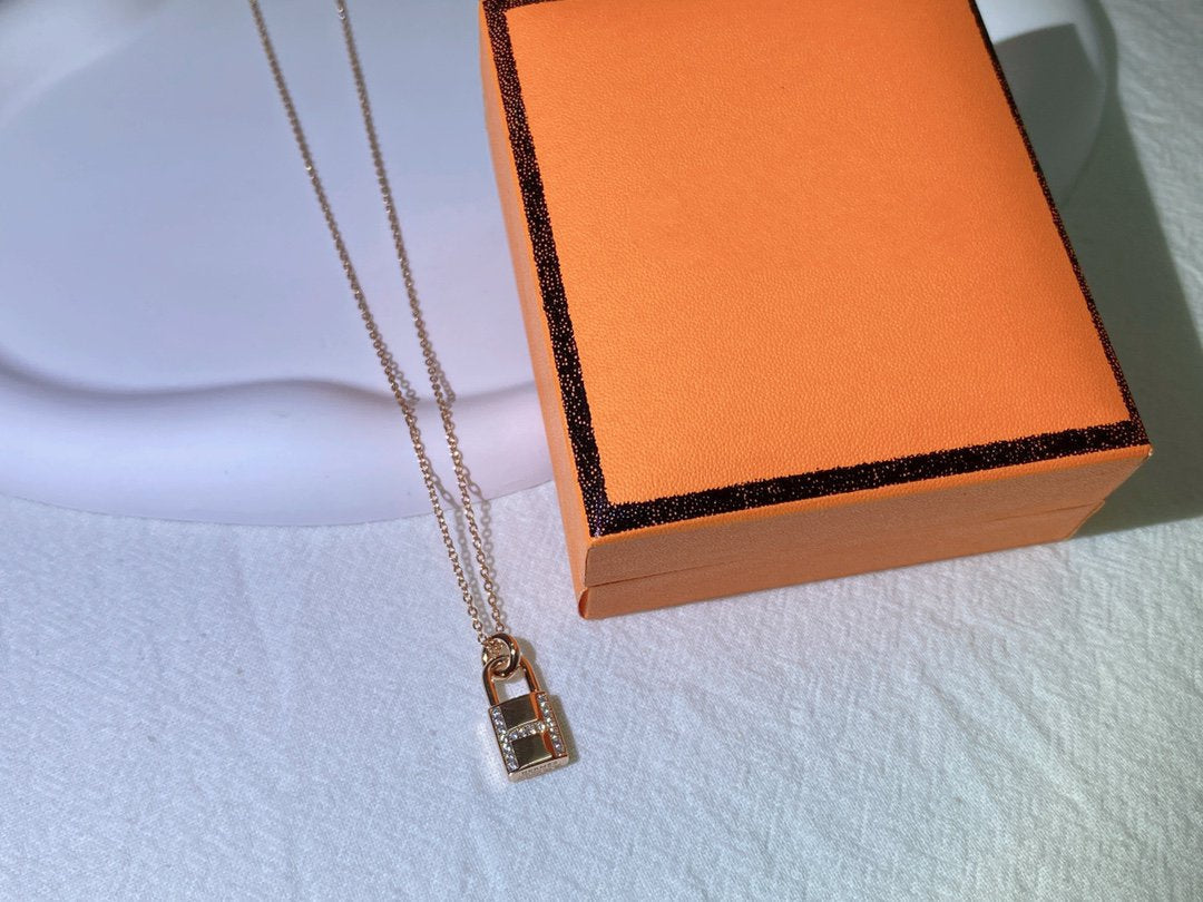 [Luxe]HM ADVANCED NICHE LOCK HEAD NECKLACE DIAMONDS