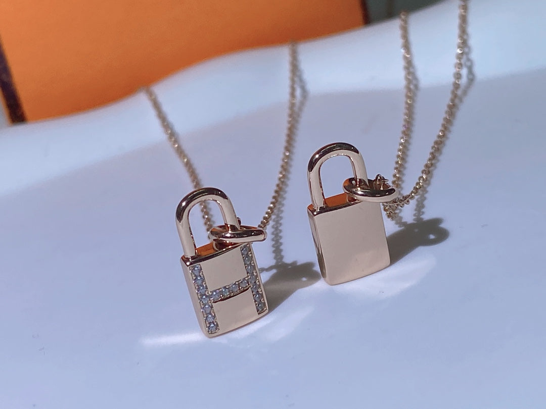 [Luxe]HM ADVANCED NICHE LOCK HEAD NECKLACE DIAMONDS