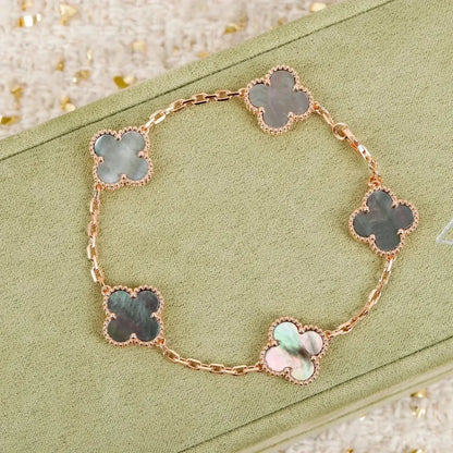 [LUXE] CLOVER 5 MOTIF GRAY MOP BRACELET COLLECTION