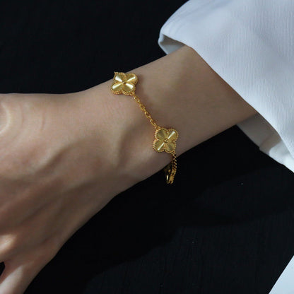 [Luxe Jewelery]Clover Laser  Pulsar Stone 5-Motif & LOVE Diamond-Paved Bracelet Stack Set
