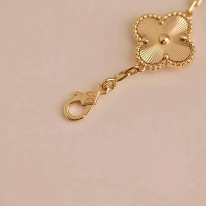 [LUXE] CLOVER 5 MOTIF LASER BRACELET COLLECTION