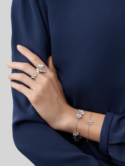 [LUXE]FRIVOLE Silbernes Blumen-Diamant-Armband 
