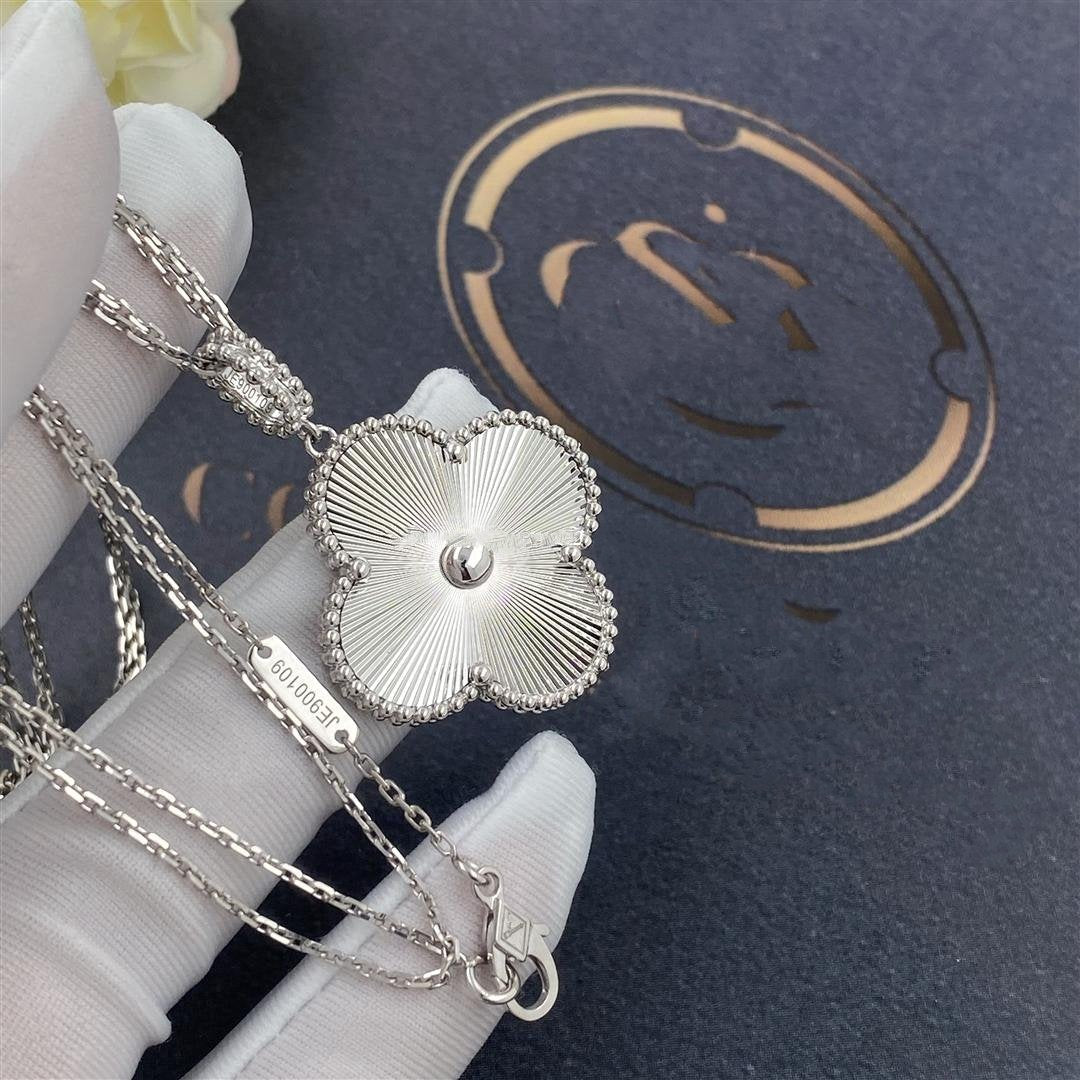 [Luxe]CLOVER 25MM SILVER BIG CLOVER NECKLACE